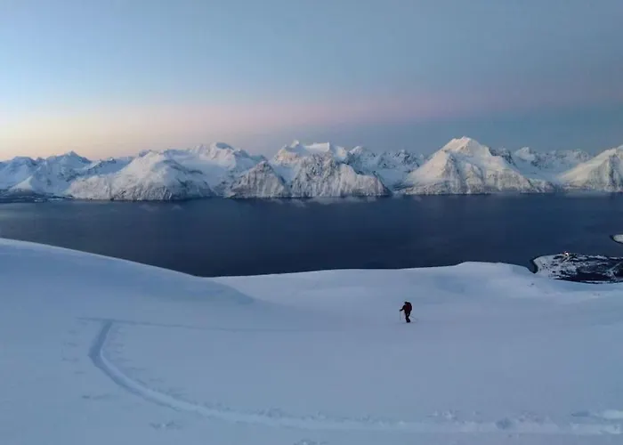 Traditional Located Close To Fjord Casa vacanze *