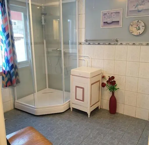 Traditional Located Close To Fjord Casa vacanze Lyngseidet